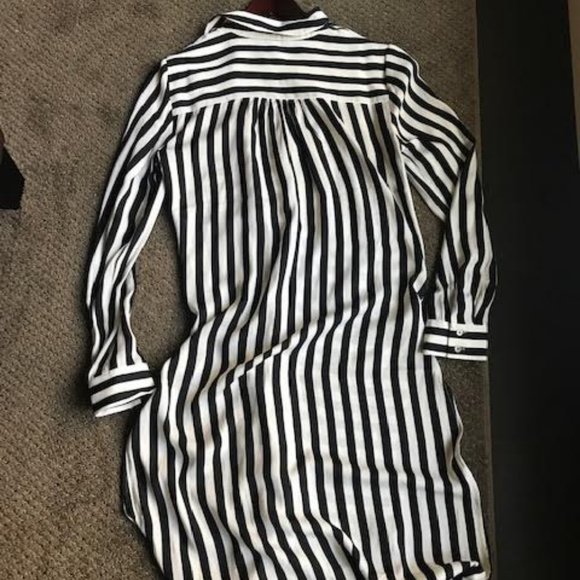 Long Geometric Black and White Tunic - Picture 3 of 3